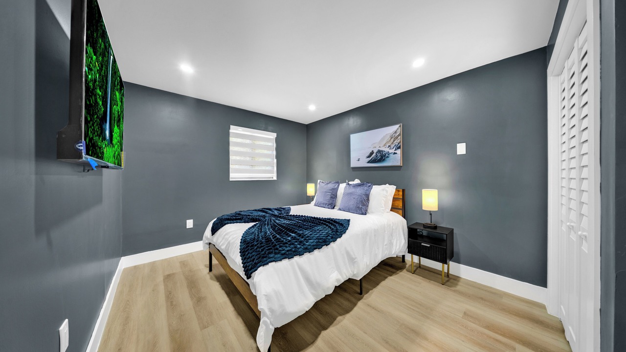 Photo of Bedroom in Ludlam