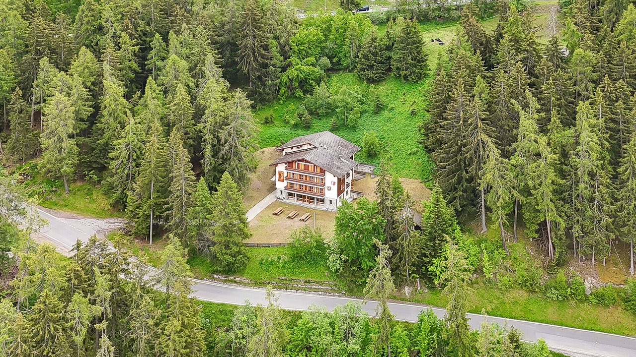 Photo of Outdoor in Salins