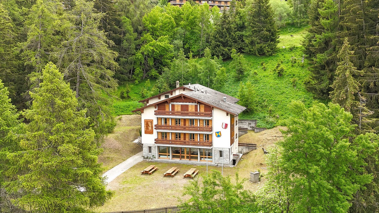 Photo of Outdoor in Salins