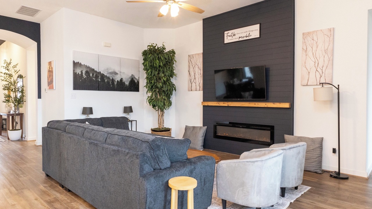 Photo of Bedroom in Kyle