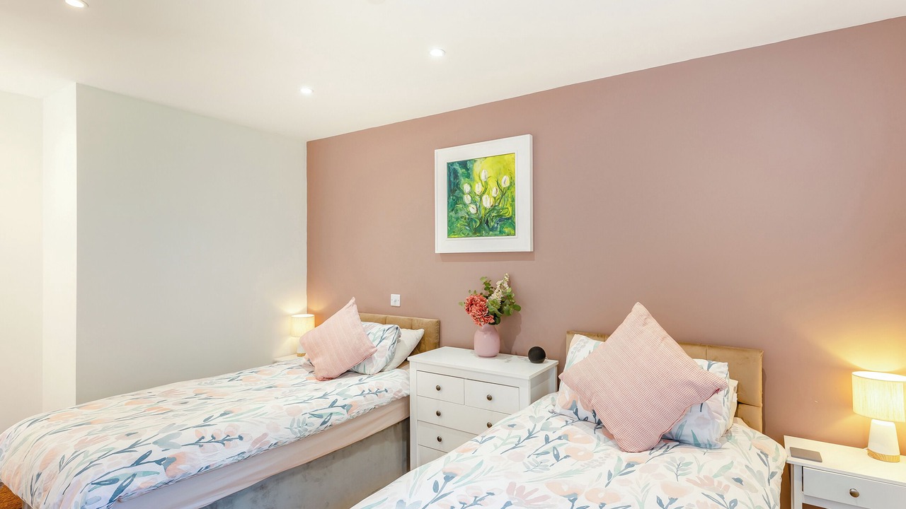 Photo of Others in Kingswood