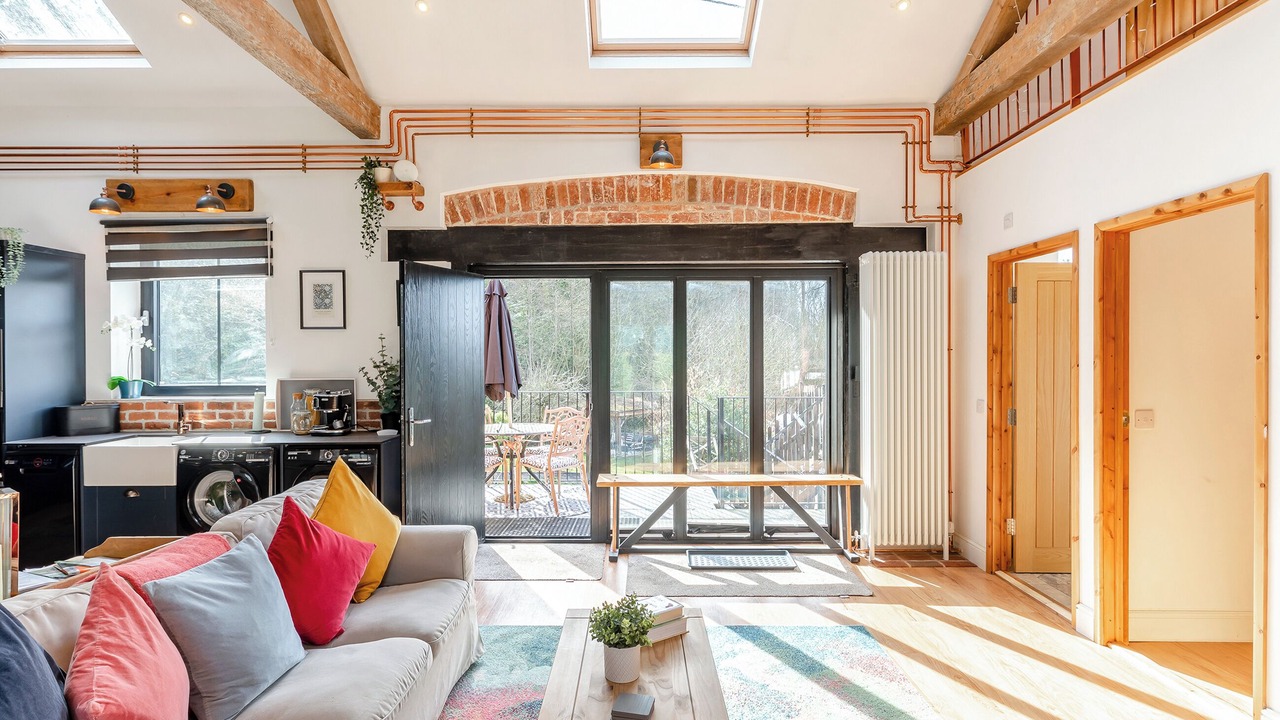 Photo of Others in Kingswood