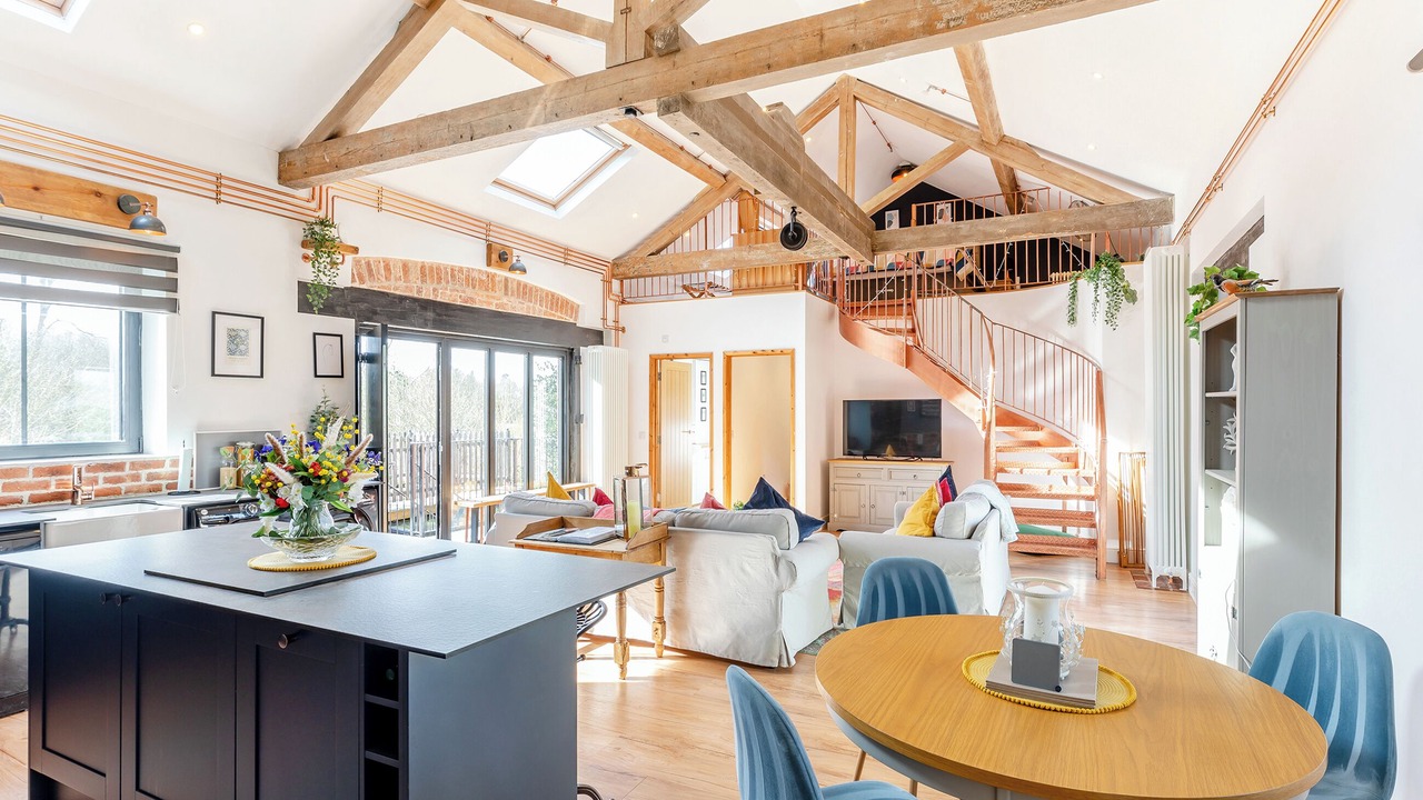 Photo of Others in Kingswood