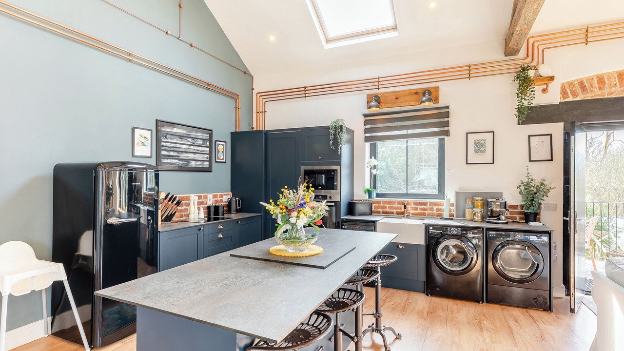 Photo of Others in Kingswood