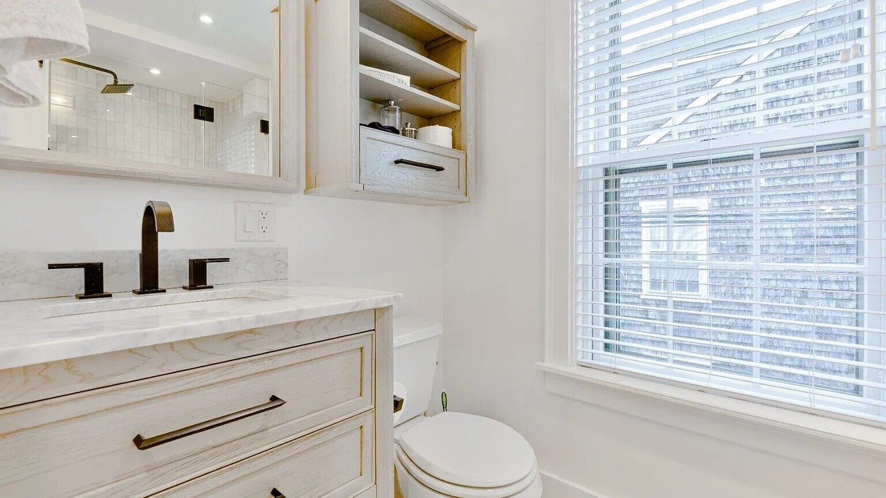 Photo of Bathroom in Brant Point