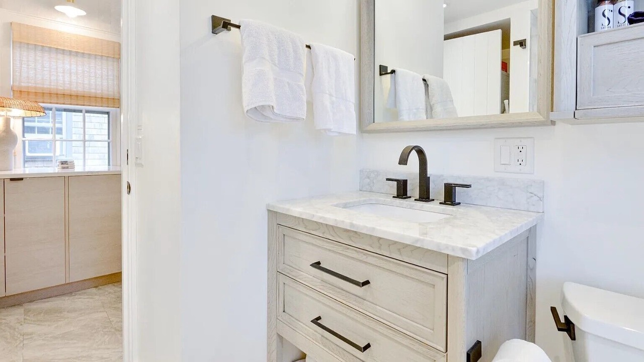Photo of Bathroom in Brant Point