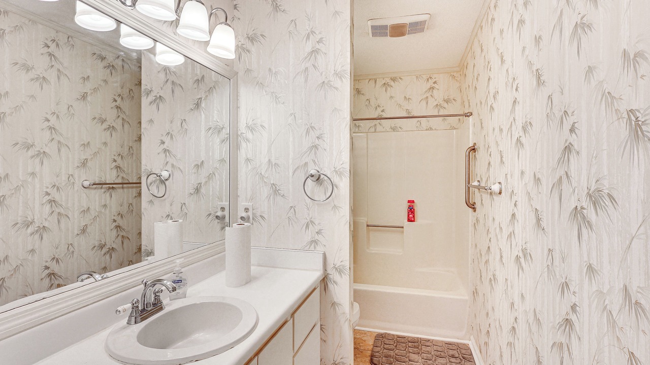 Photo of Bathroom in Dock Junction