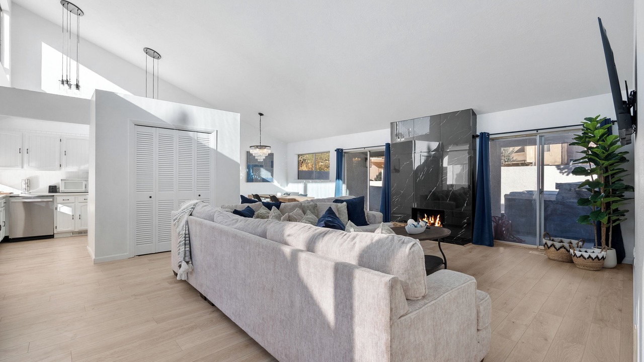 Photo of Livingroom in Cibola Addition