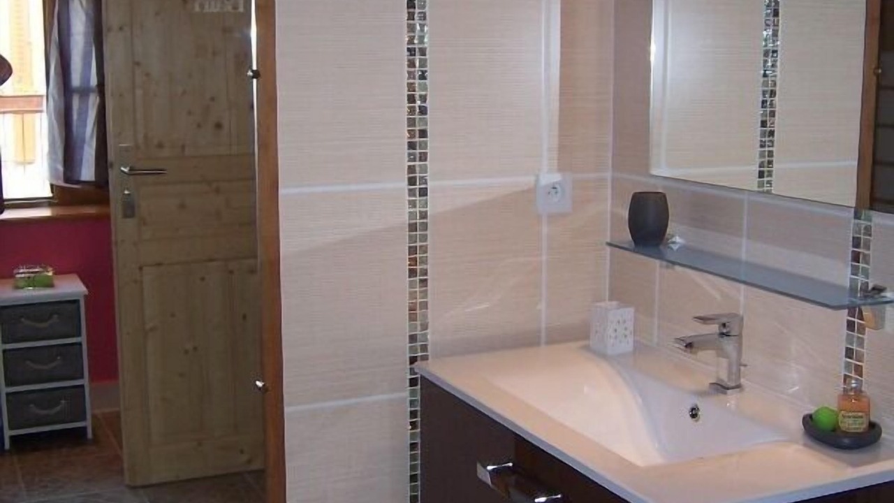 Photo of Bathroom in Aulhat-Flat