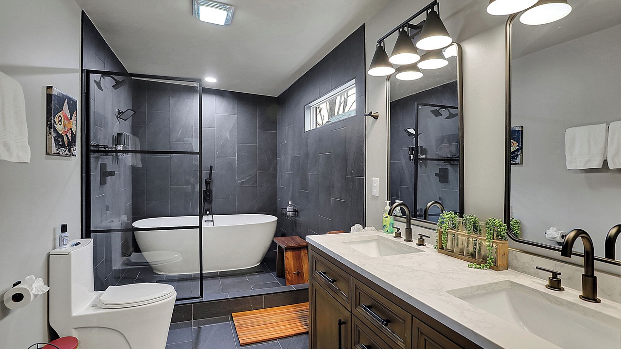 Photo of Others in Fountain Square