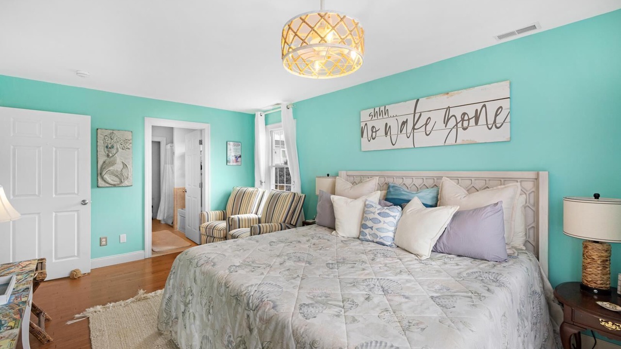 Photo of Bedroom in Town Bank