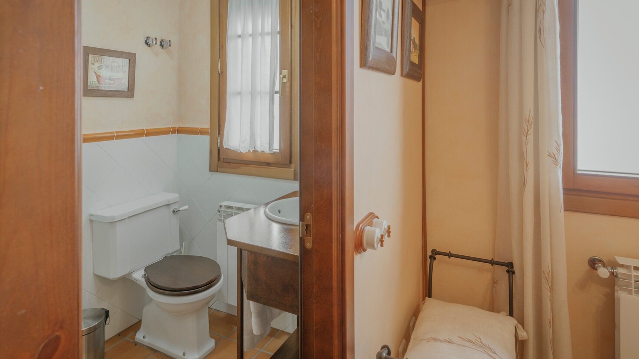 Photo of Bathroom in Castrojimeno