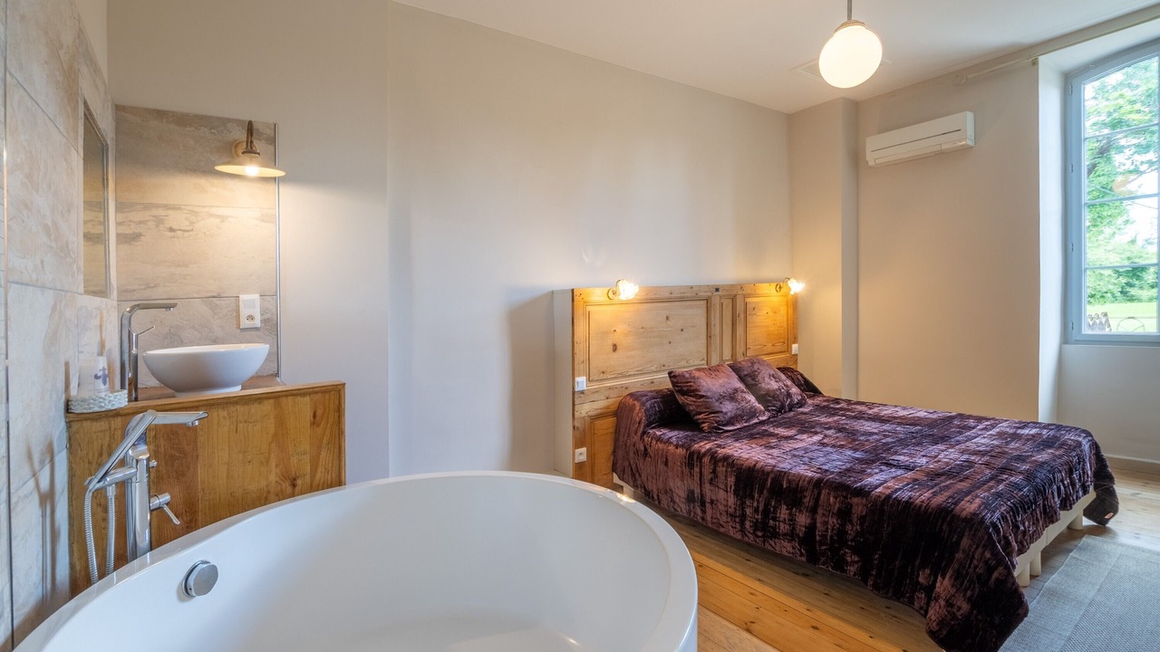 Photo of Bathroom in Saint-Germain