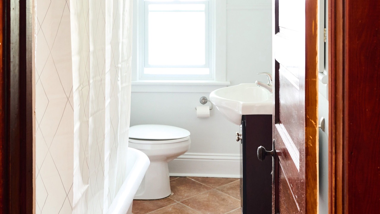 Photo of Bathroom in Centretown West