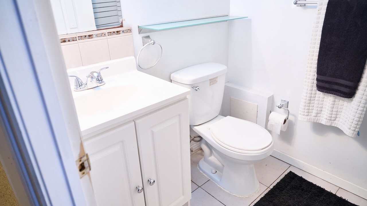 Photo of Bathroom in Centretown West