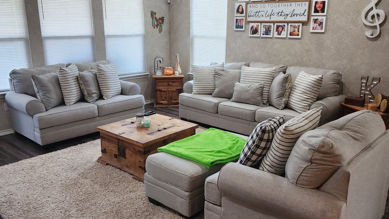 Photo of Livingroom in Converse