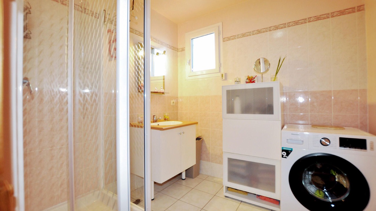 Photo of Bathroom in Lezignan-Corbieres