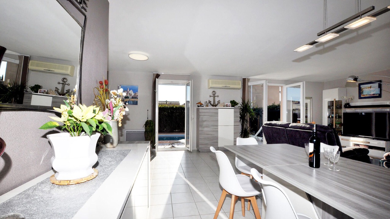 Photo of Bedroom in Lezignan-Corbieres