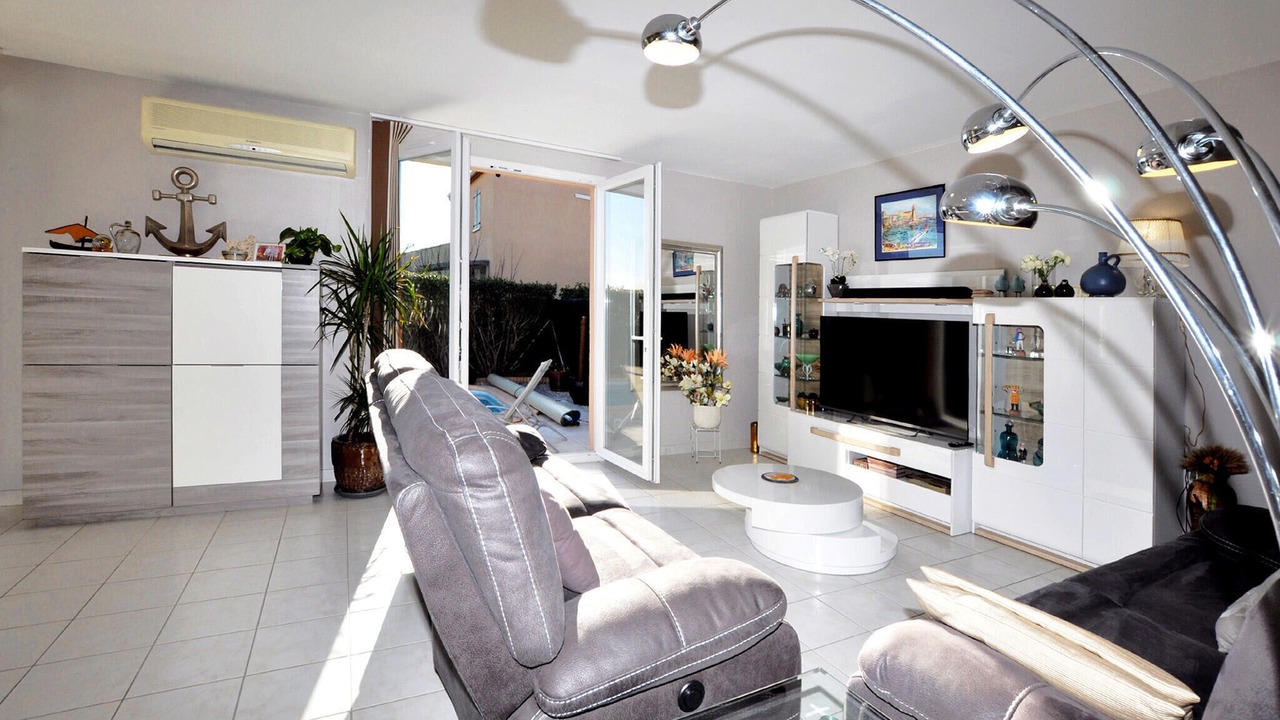 Photo of Bedroom in Lezignan-Corbieres