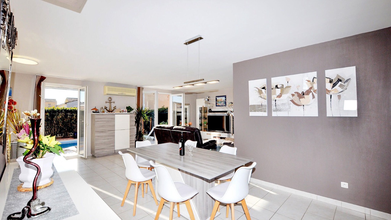 Photo of Bedroom in Lezignan-Corbieres