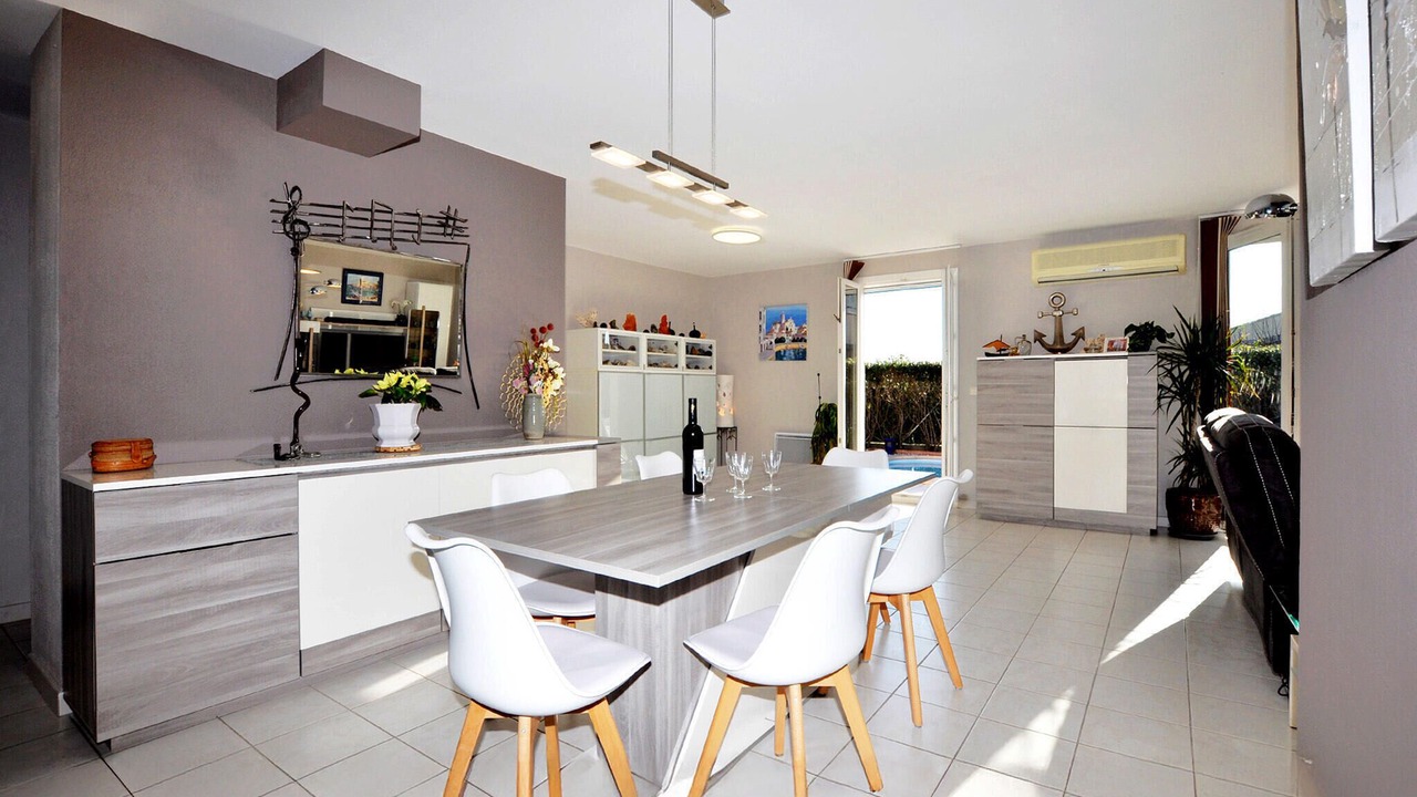 Photo of Bedroom in Lezignan-Corbieres