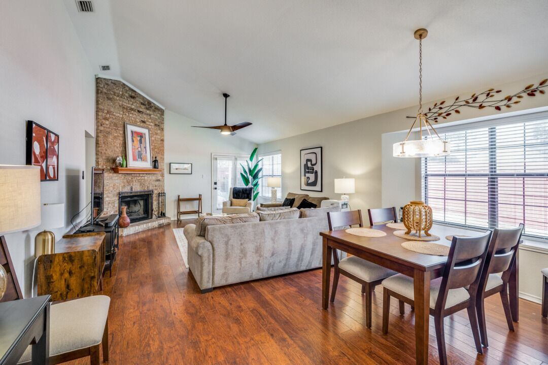 Photo of Livingroom in West Arlington
