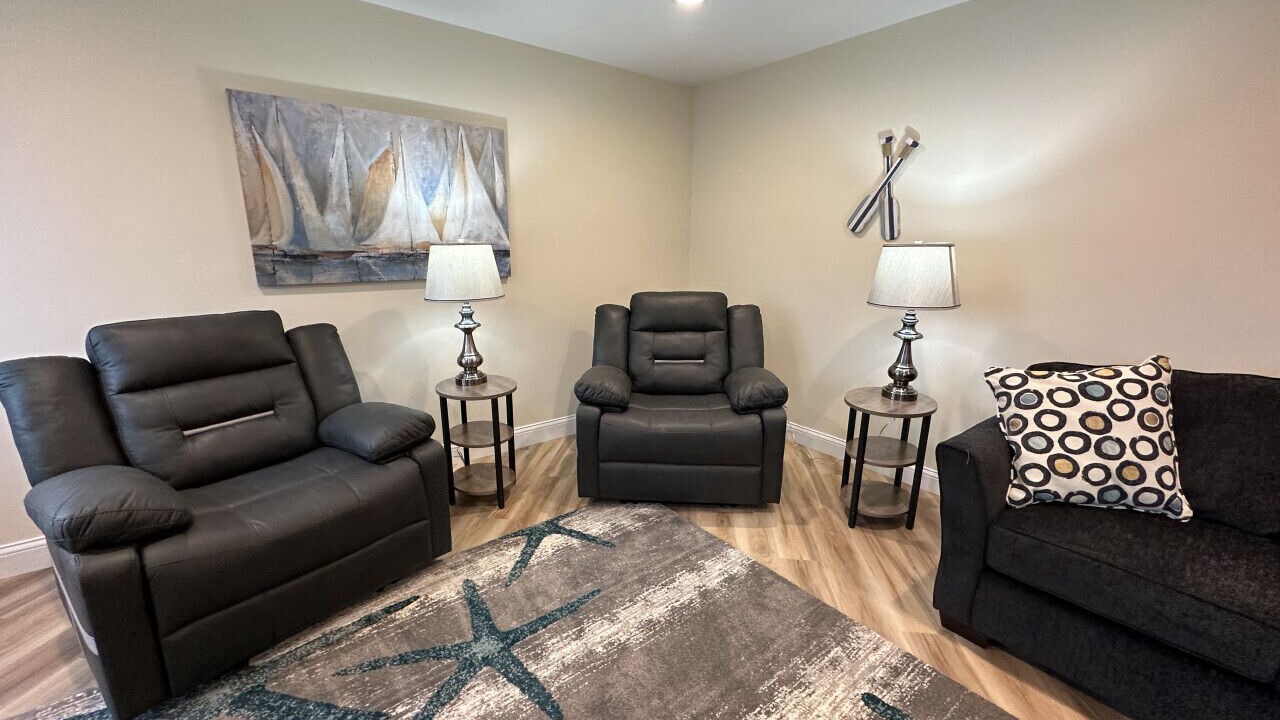 Photo of Livingroom in Bay City