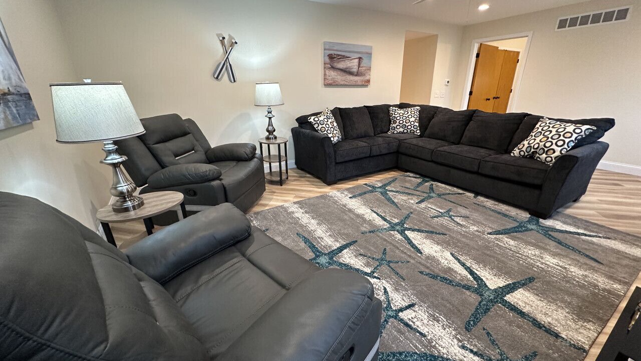 Photo of Livingroom in Bay City