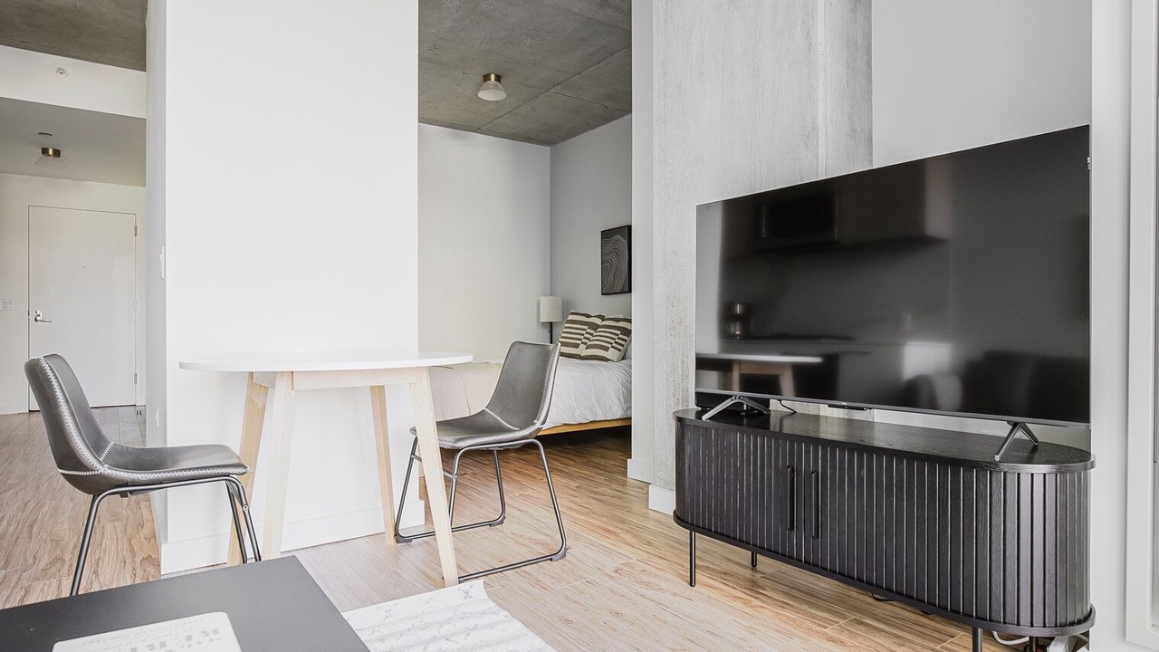 Photo of Others in West Loop Gate