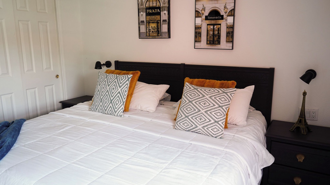 Photo of Bedroom in Seasons