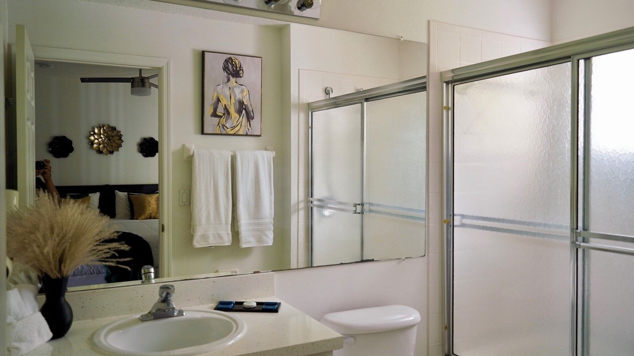 Photo of Bathroom in Seasons