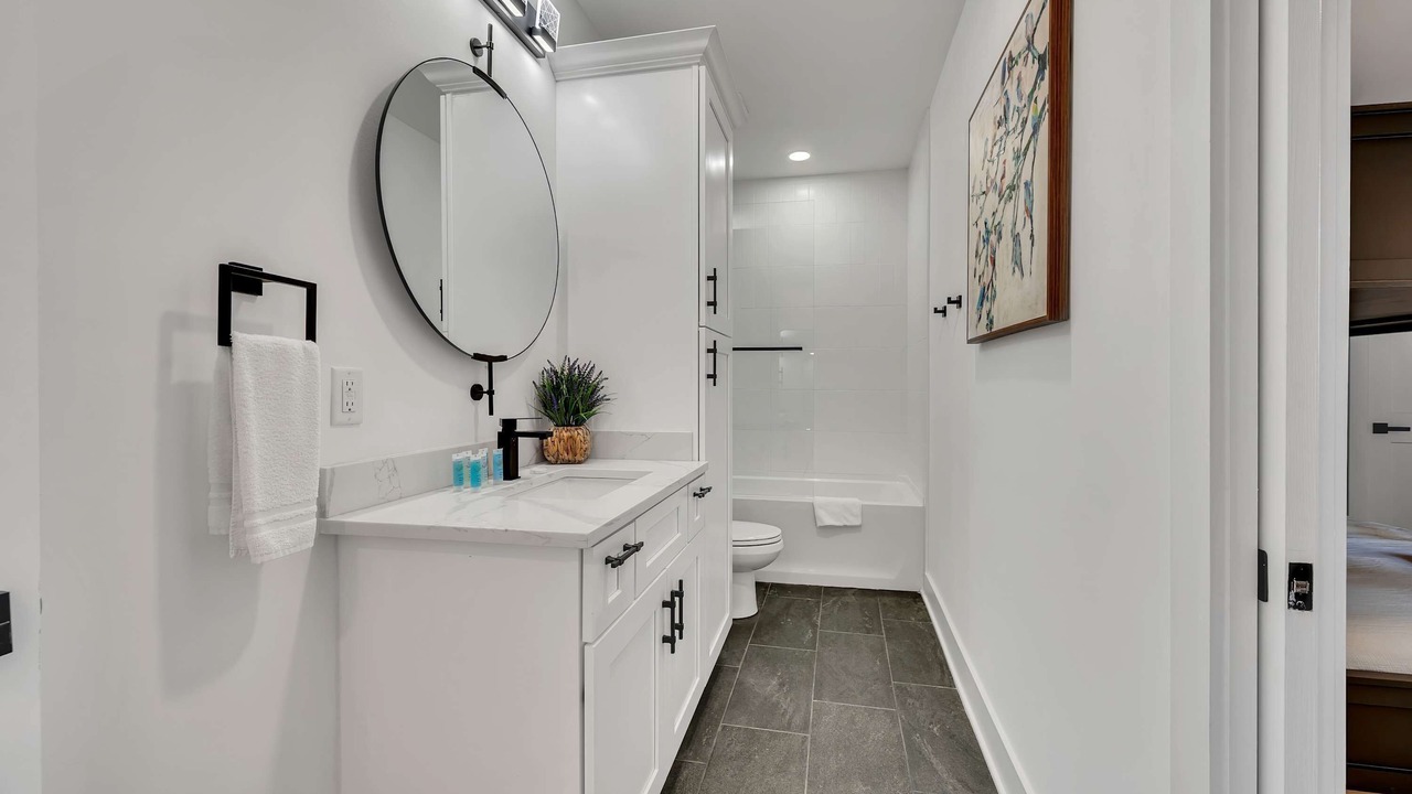 Photo of Bathroom in Hurwood Heights
