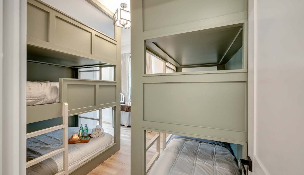 Photo of Bedroom in Hurwood Heights