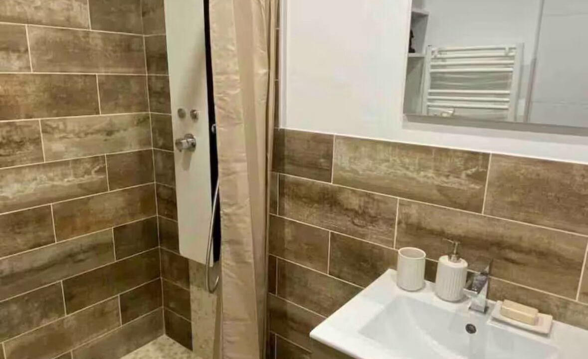 Photo of Bathroom in Saint-Julien-les-Rosiers