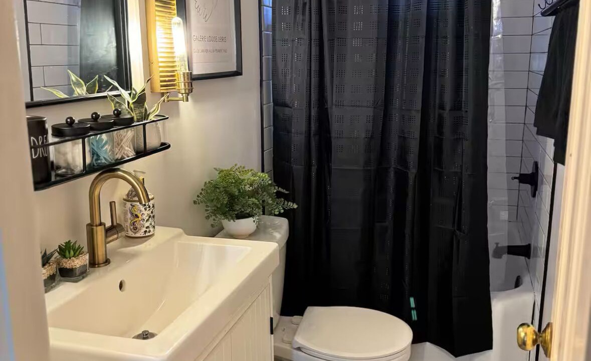 Photo of Bathroom in Pittsburg