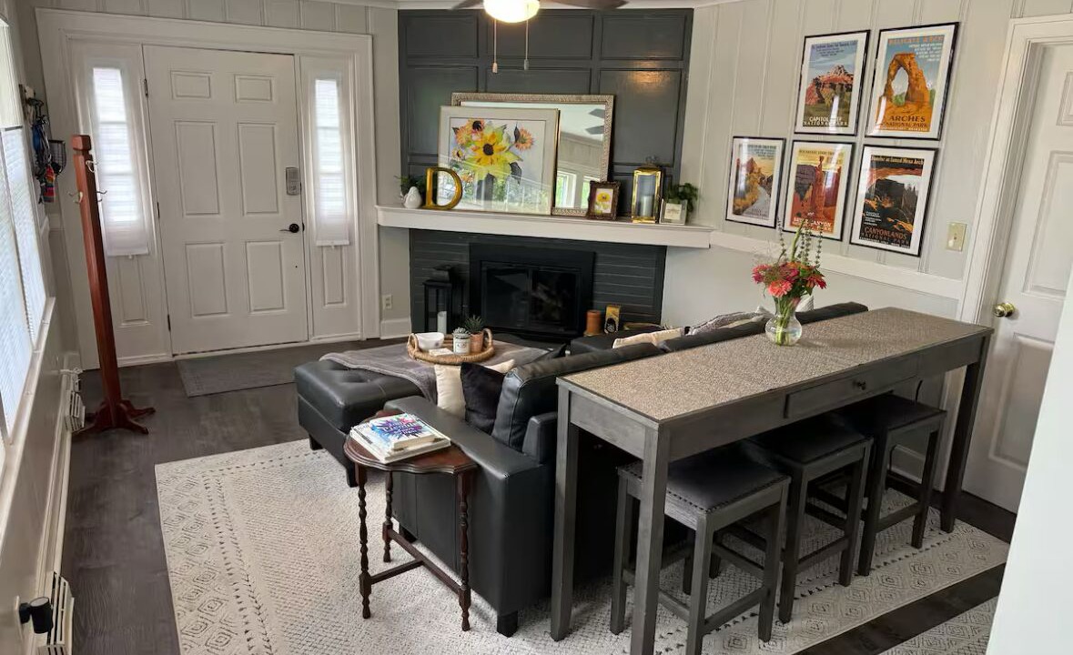 Photo of Livingroom in Pittsburg