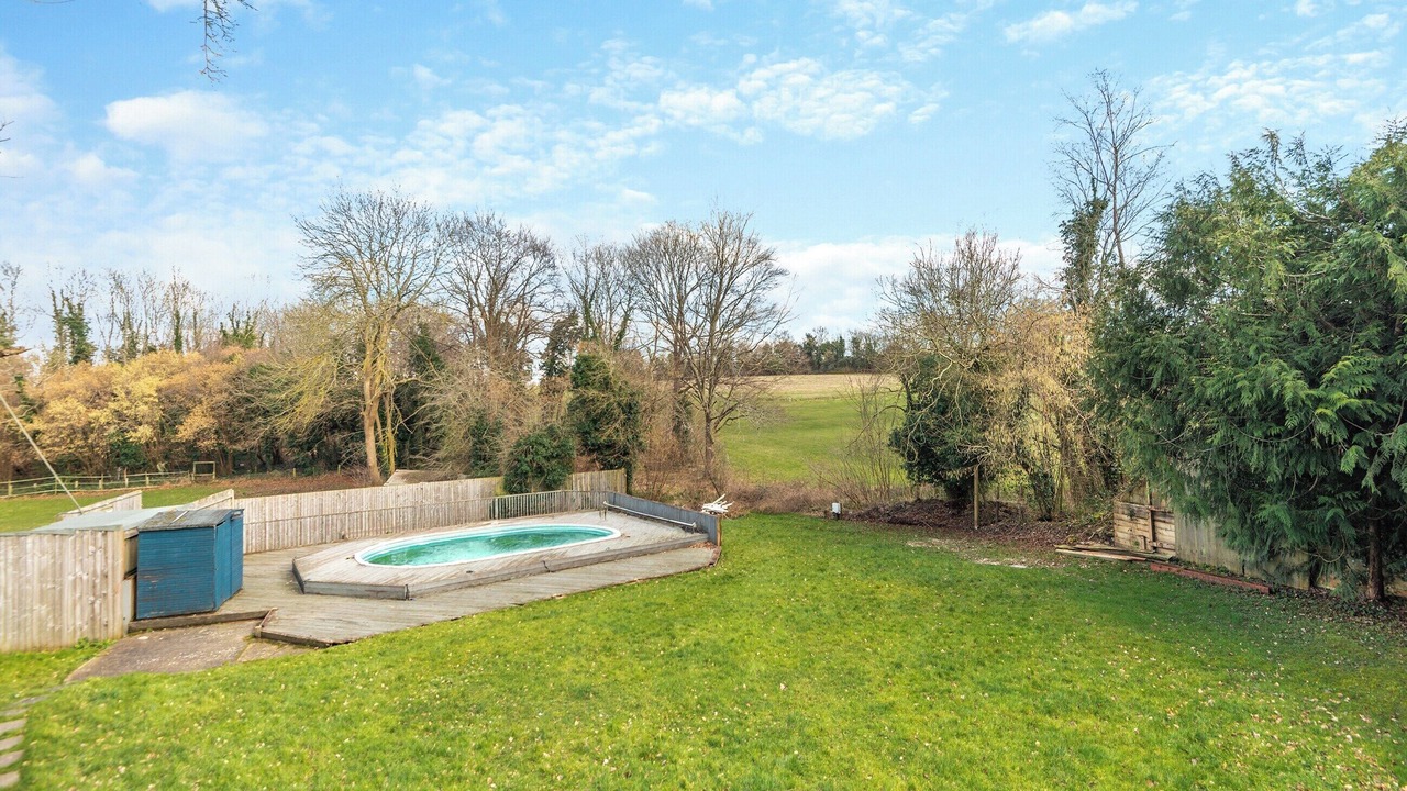 Photo of Outdoor in Leatherhead