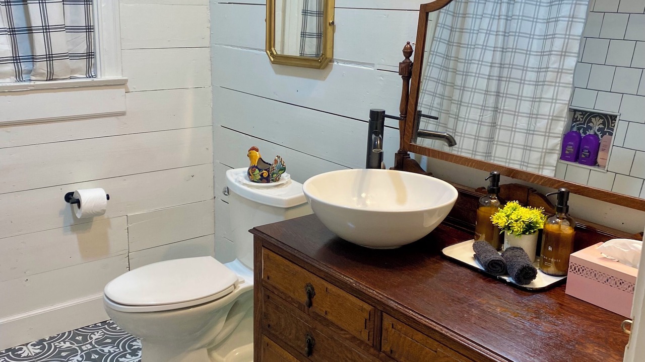 Photo of Bathroom in Glen Rose