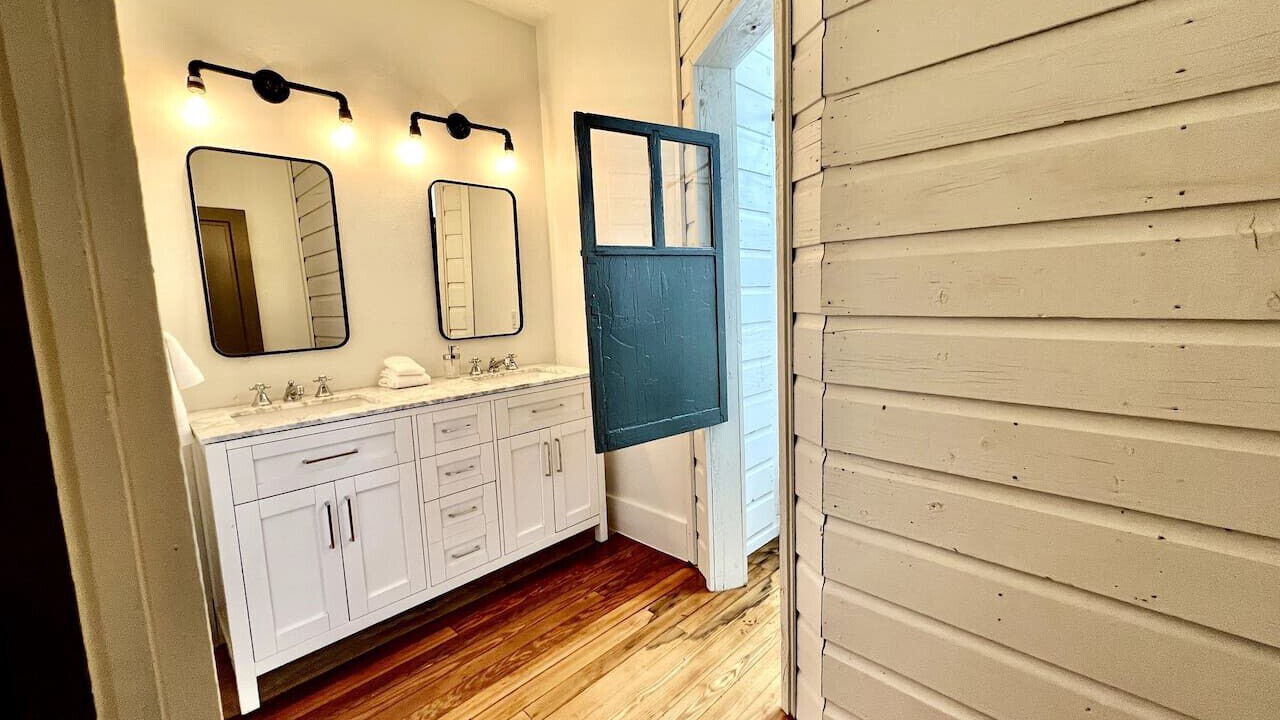 Photo of Bathroom in Smithville