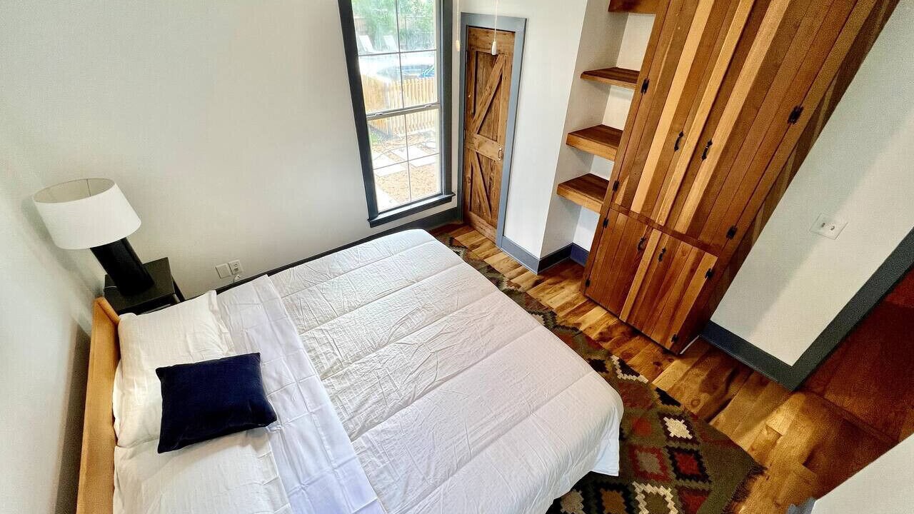 Photo of Bedroom in Smithville