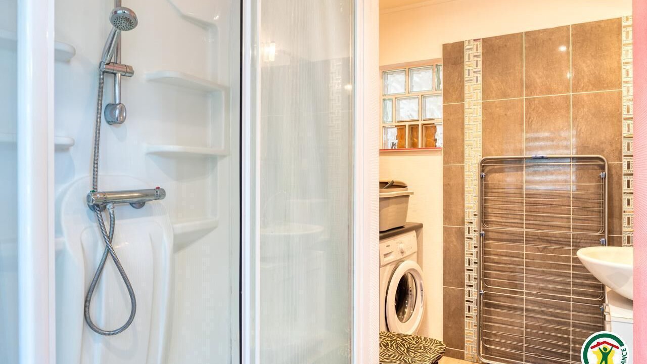 Photo of Bathroom in Saint-Leonard