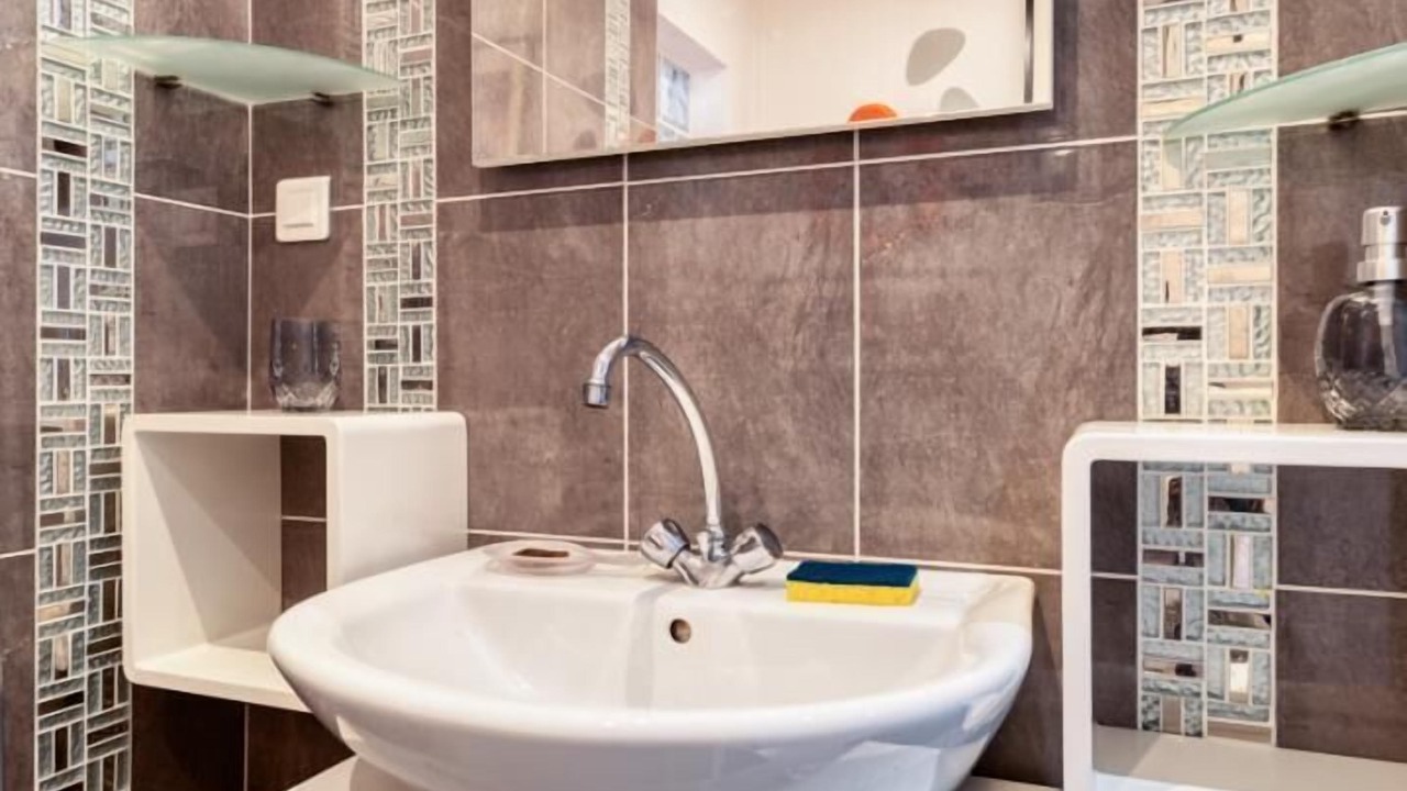 Photo of Bathroom in Saint-Leonard