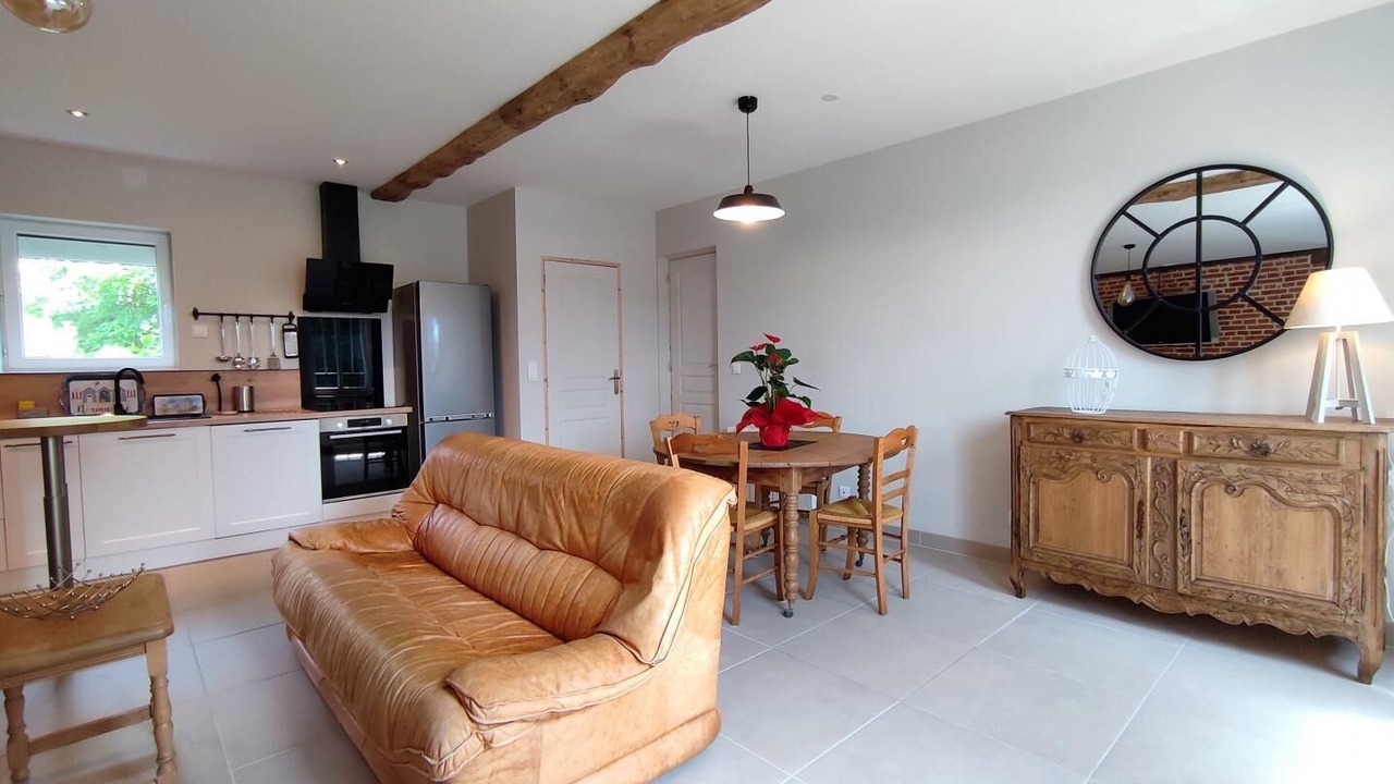 Photo of Livingroom in Neville