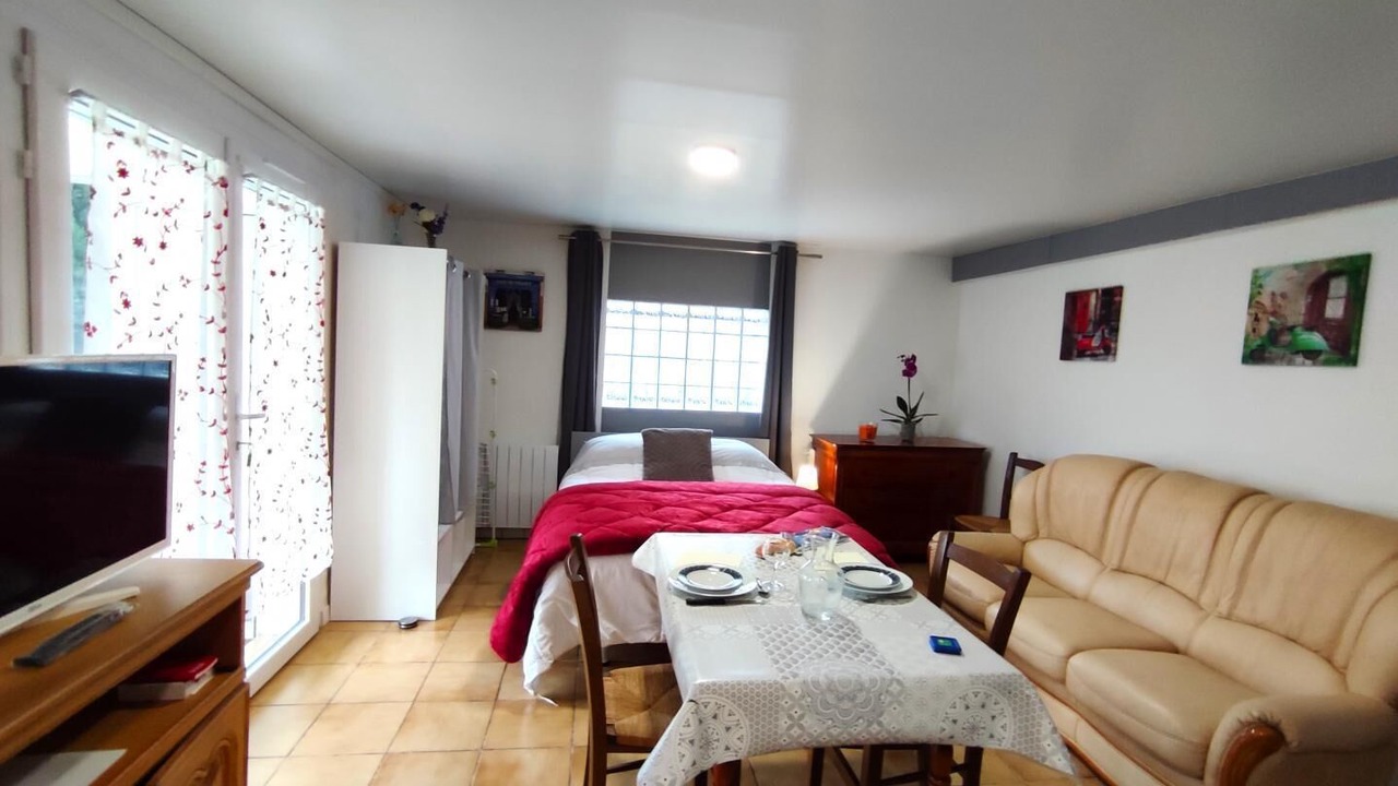 Photo of Bedroom in Montivilliers