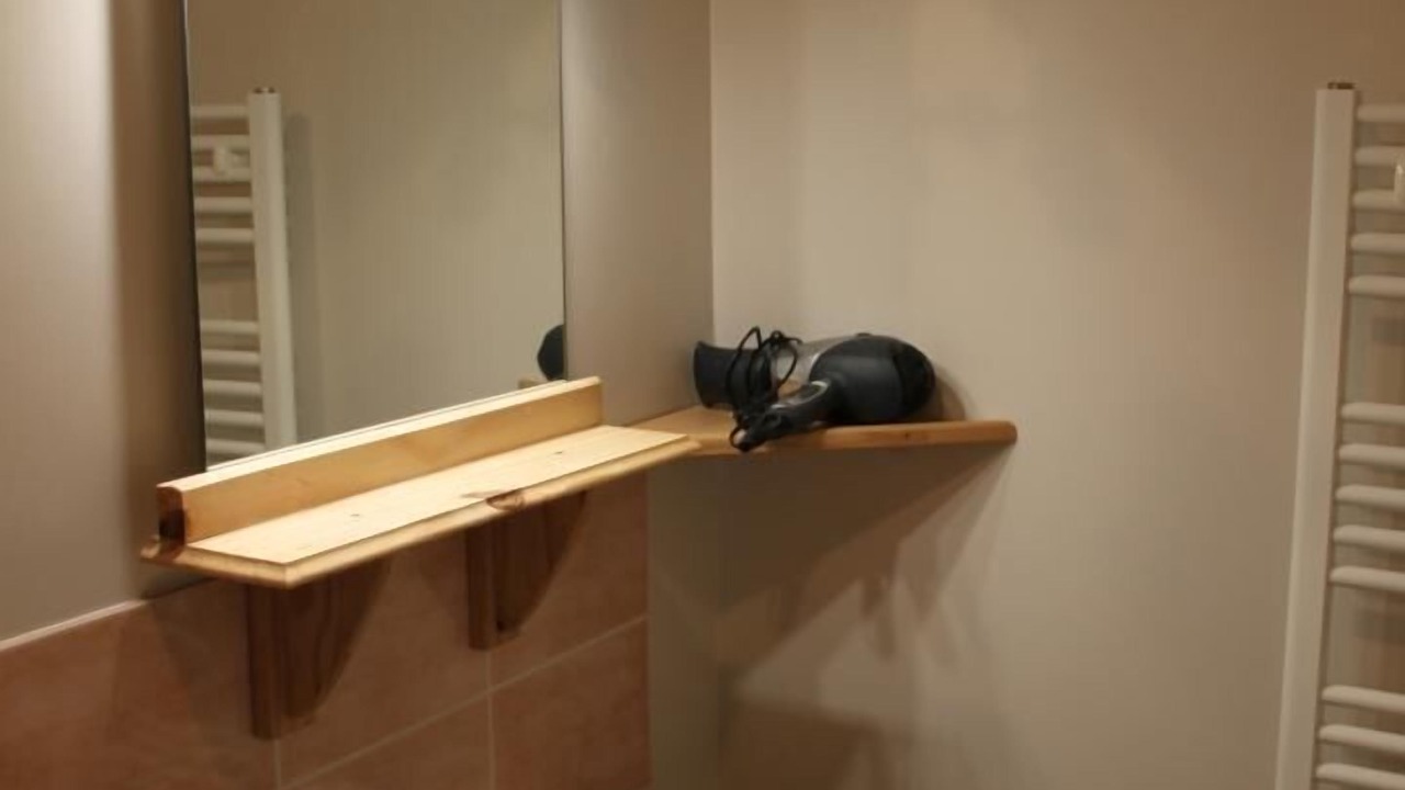 Photo of Bathroom in Ambrumesnil