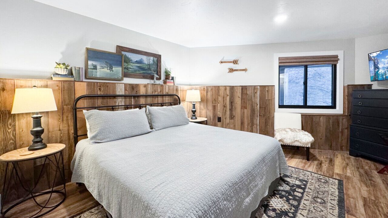 Photo of Bedroom in Cascade