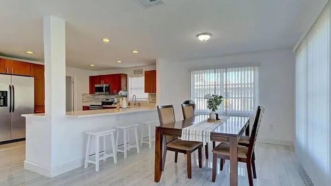Photo of Livingroom in Oakland Hills
