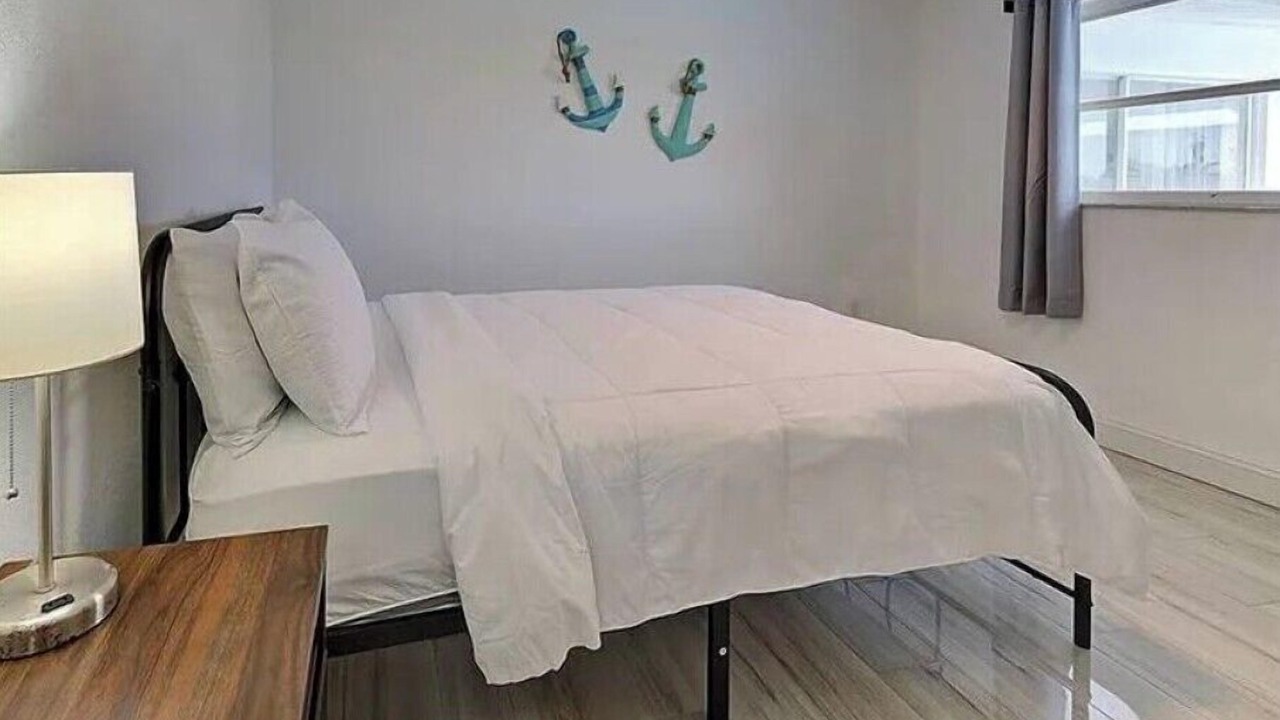 Photo of Bedroom in Oakland Hills
