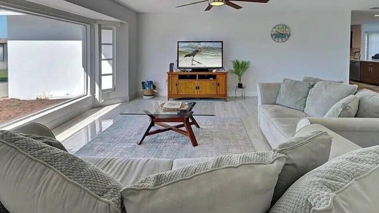 Photo of Bedroom in Oakland Hills