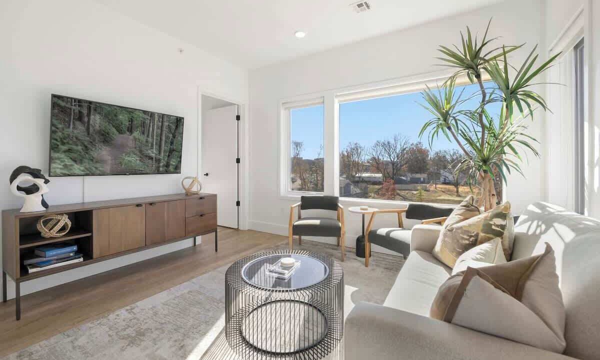 Photo of Livingroom in Downtown